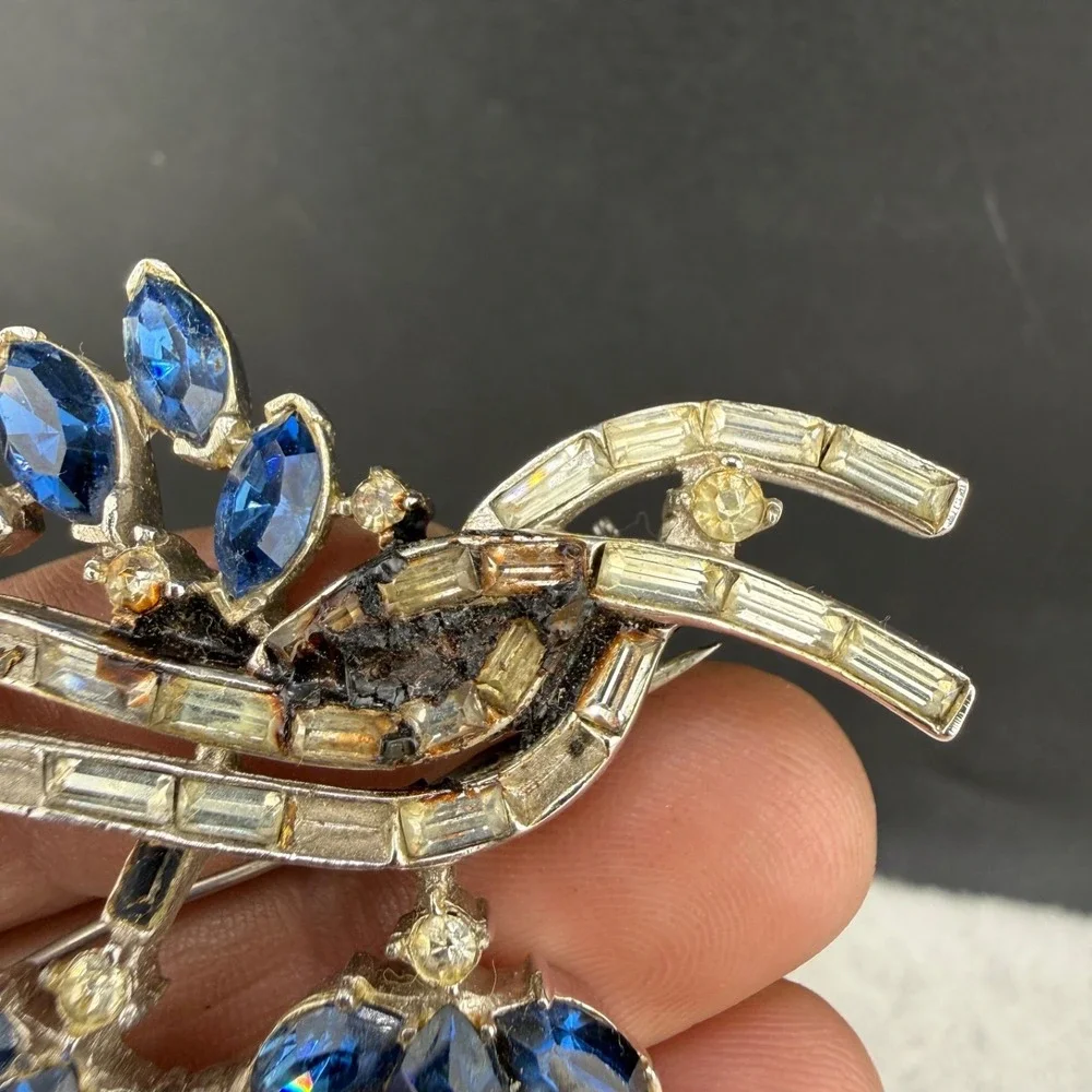 Vintage Trifari Rhinestone Brooch Silver Tone Blue Sparkle READ